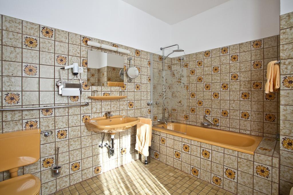 Zur Kastanie Hotel Mülheim an der Ruhr Værelse billede